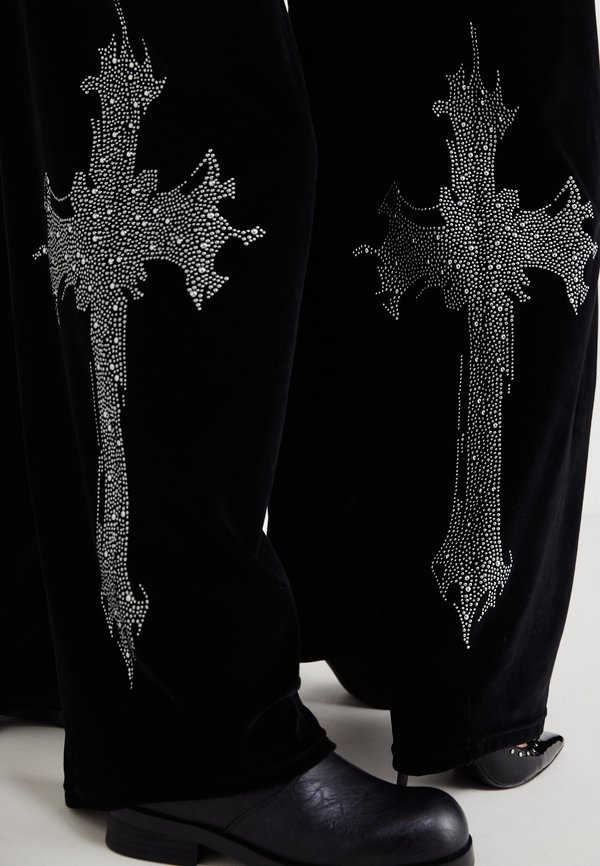 STUDDED CROSS MONSTER JOGGER UNISEX - Trousers3