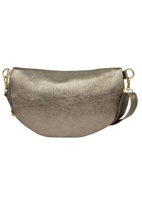 Sac à épaule en or métallique avec une surface lisse et texturée. Présente une forme arrondie, une fermeture éclair supérieure et des accents en métal doré.