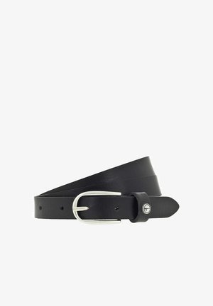 Ceinture en cuir noir avec une boucle métallique argentée. Présente une texture lisse, des trous ajustables et une extrémité arrondie.