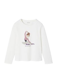 Weißes Langarmshirt mit einem Grafikdesign eines Tänzers in einem pinken Oberteil, darunter der Text "Dance Your Heart Out". Aus weichem Baumwollstoff.