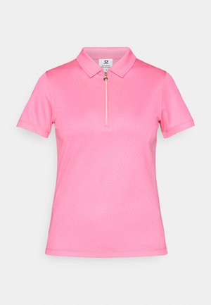 Polo majica v svetlo roza barvi, z teksturirano tkanino, kratkimi rokavi in ovratnikom na zadrgo za prilagoditev.