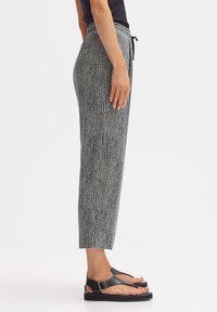 OPUS MAHOLA DESERT - Pantalon classique - emerald