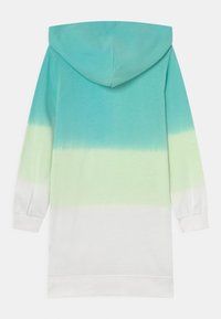 Sudadera con capucha que presenta un diseño degradado de verde azulado a verde pálido y blanco, hecha de una tela suave con mangas largas y dobladillos ajustados.