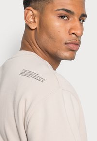 Replay Camisola - taupe