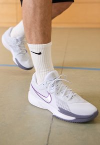 Unselected, football grey/metallic silver