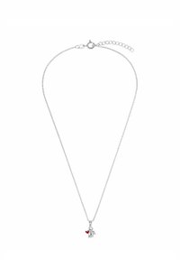 Silver Chainhalsband med en liten berlock föreställande en figur med ett rött hjärta, accentuerad med klara stenar, delikata länkar och en kräftklämma.
