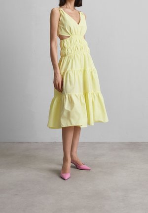 Maje Robe de jour - yellow