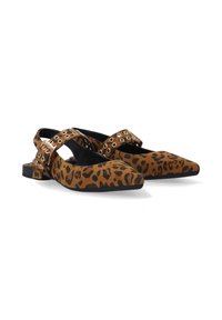 Baleríny se vzorem leopardí kůže, s špičatou špičkou a křížovým páskem ozdobeným zlatými nýty. Semišová textura, plochý podpatek.