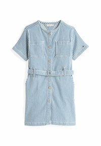 Vestito camicia realizzato in tessuto a righe blu e bianche. Presenta maniche corte, due tasche frontali e una vita con cintura.
