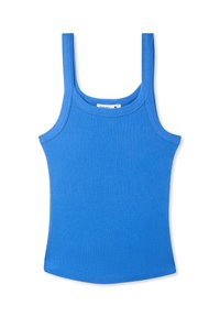 Top blu ribbed con spalline sottili, scollatura rotonda e design aderente, caratterizzato da una texture liscia e un colore uniforme.