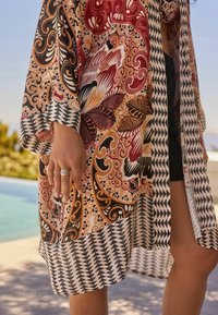 Next SPLICED LONGLINE KIMONO  - Viitta - brown cream paisley floral