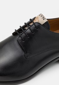 Melvin & Hamilton BOND 1 - Stringate eleganti - black/beige/rich tan