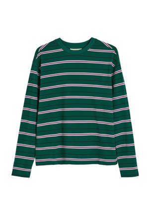 Zielona koszula z długim rękawem w poziome białe i czerwone paski, z okrągłym dekoltem i małym haftowanym logo na piersi.