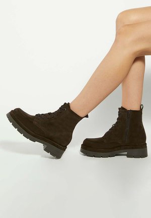 PENNINGTON CHUNKY - Platform ankle boots - brown