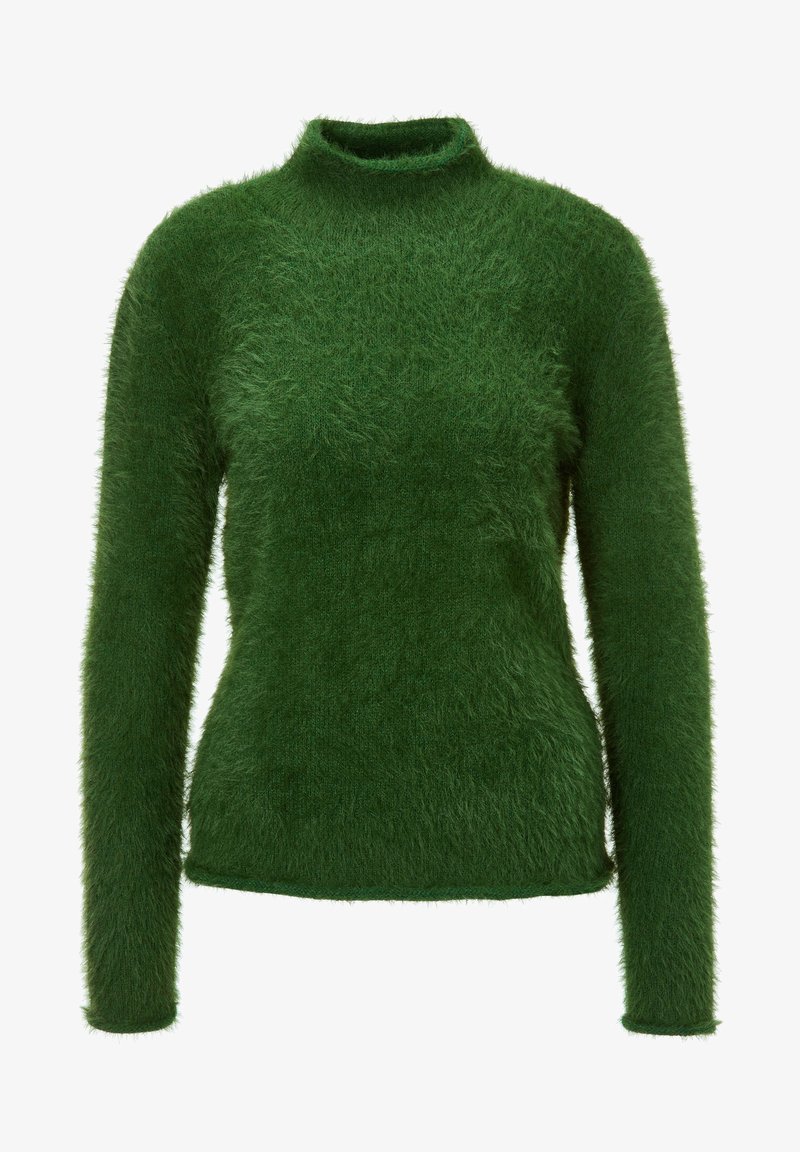 Pull vert duveteux à manches longues avec un col montant et un tissu doux et texturé.
