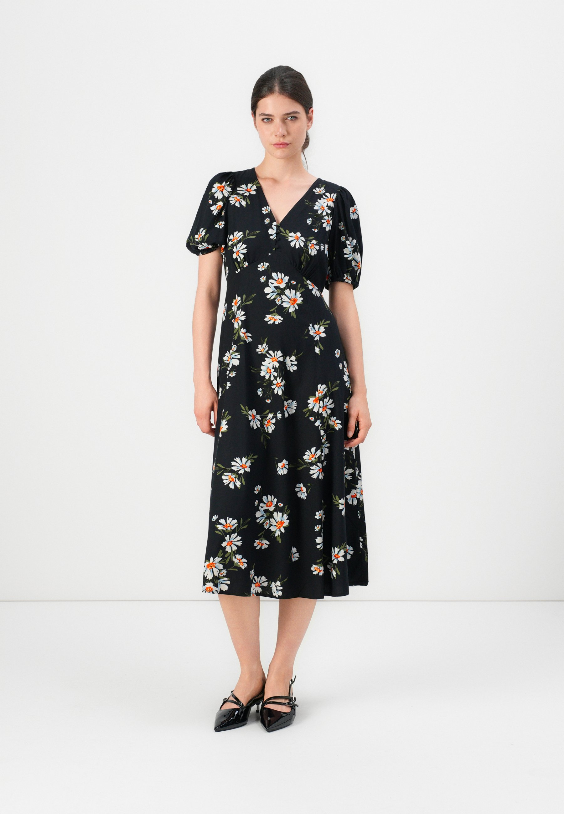 Robe Longue Maxi Ajustée à Imprimé Fleurs Field Of Daisies - Neuve Sans étiquettes - Taille Unique/Regular