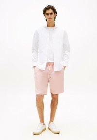 Tommy Hilfiger HARLEM SHORT - Shorts - foggy pink