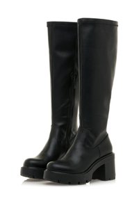 Botas de cuero negras hasta la rodilla con un tacón grueso, que cuentan con un cierre lateral y una textura suave, diseñadas para una silueta ajustada y elegante.