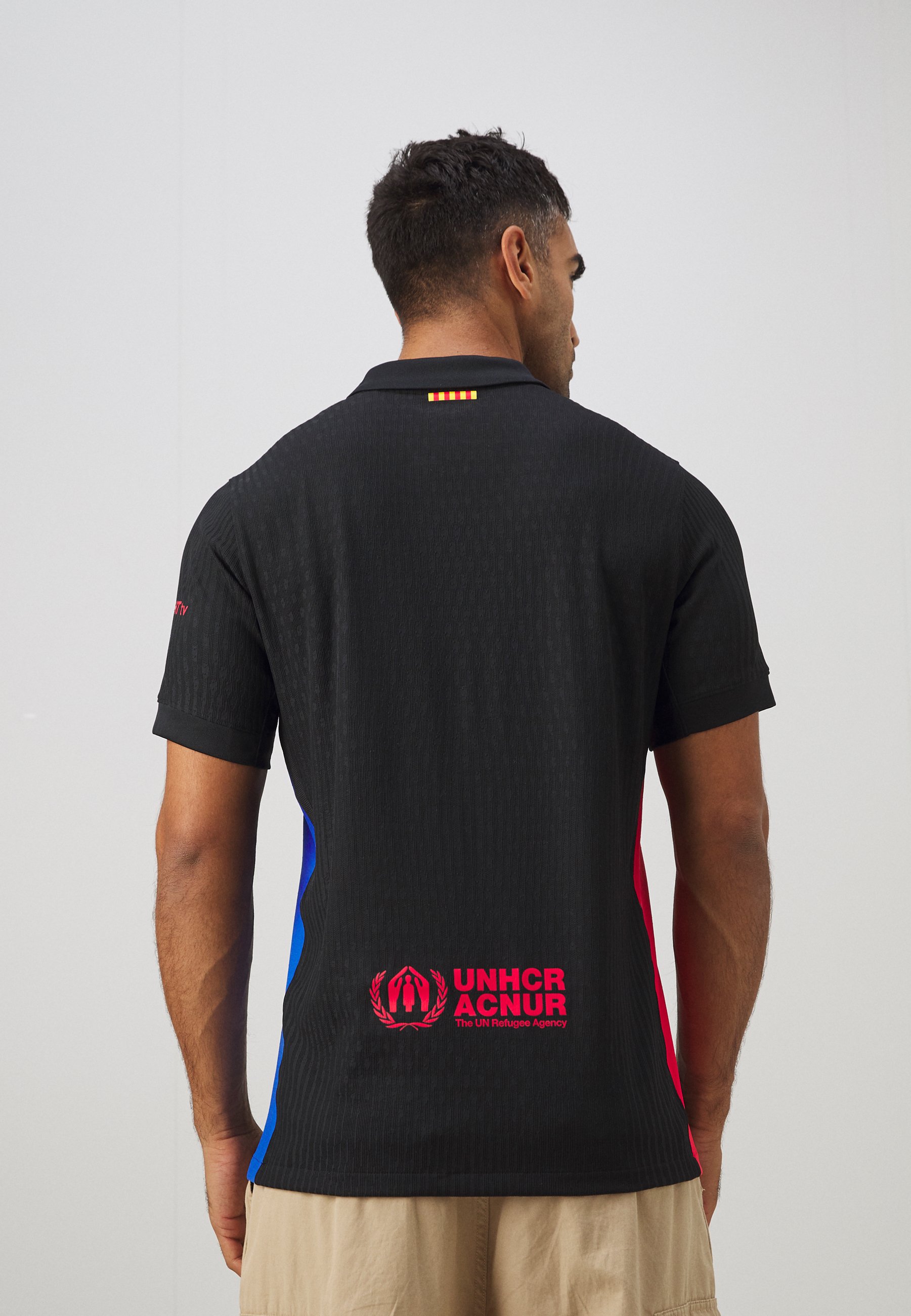 FC Barcelona Nike シャツ UNHCR 7f4a3c289fa9ef0642b26062e3d663
