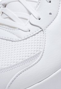 Nike Sportswear NIKE AIR MAX EXCEE - Trainers - white