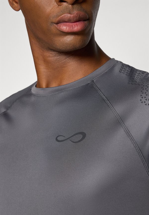 FEISTY HEXAGON - Print T-shirt - titanium3