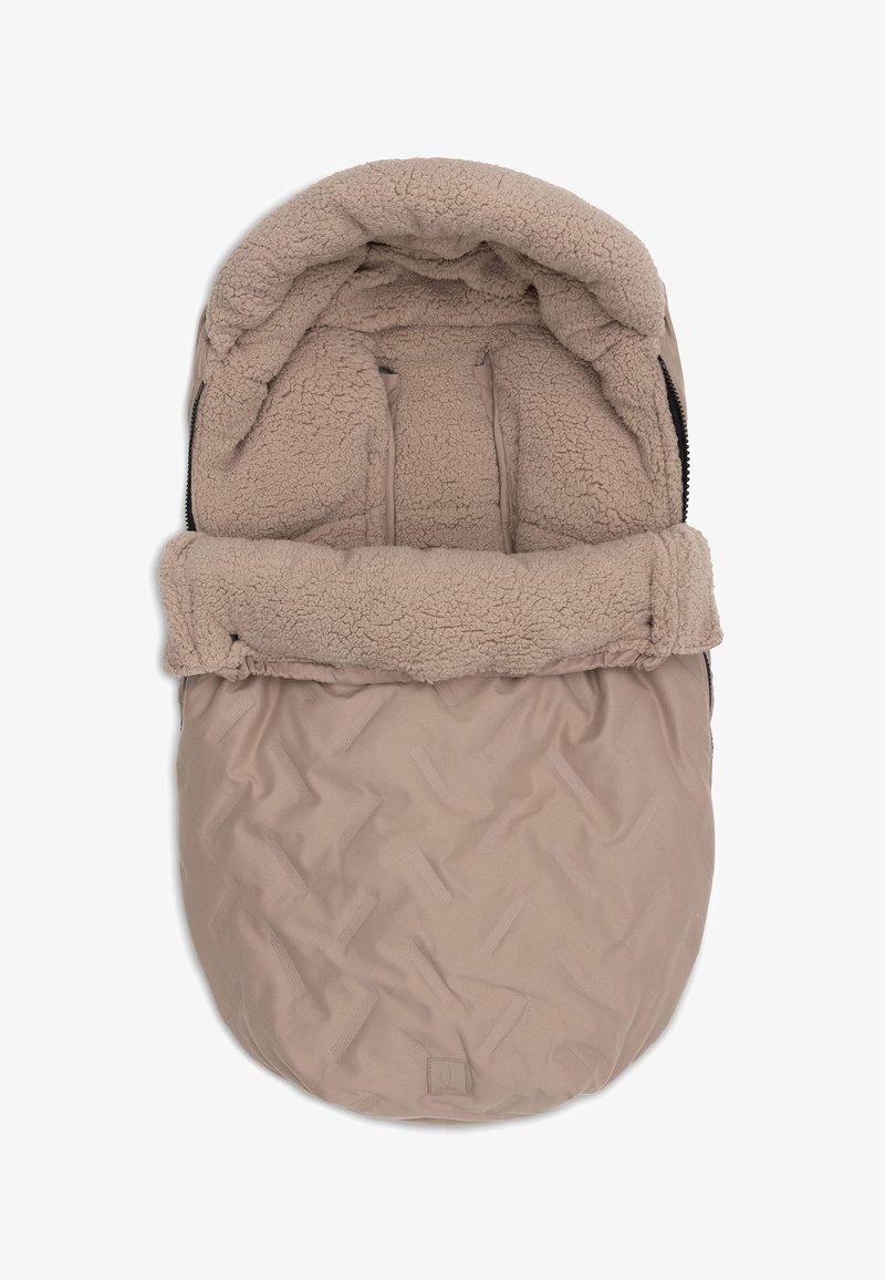 Kinderwagen voetenzak met zachte beige sherpa voering en gladde buitenstof, ontworpen voor warmte en comfort in koud weer.