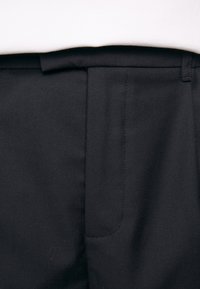 Thumbnail Image 6