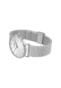 Silbernes Mesh-Armbanduhren mit einem strukturierten silbernen Zifferblatt, minimalistischen Stundenmarkierungen und einem polierten Metallgehäuse. Verschluss mit Branding-Detail.