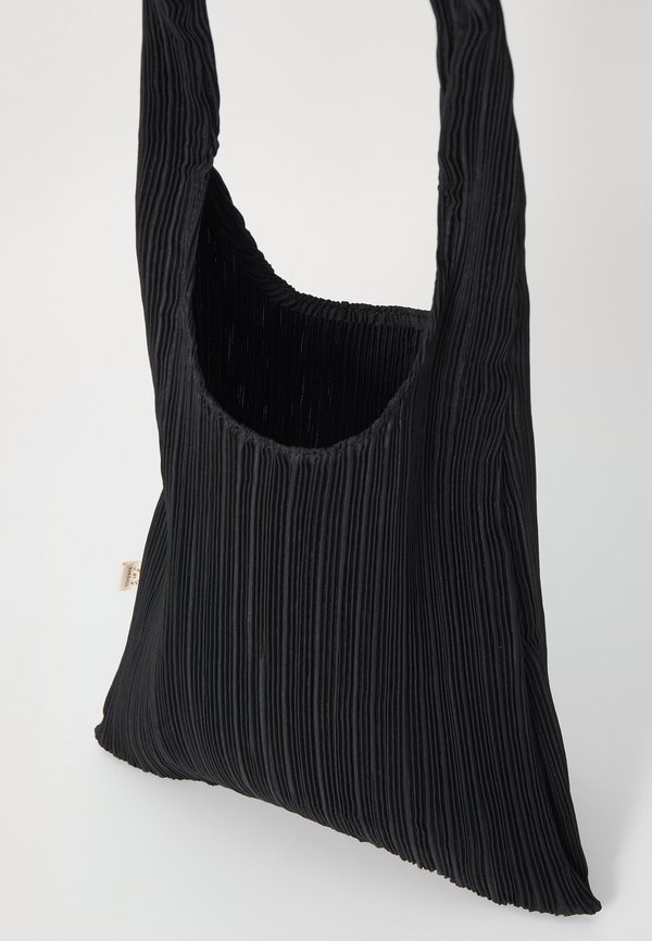 BOBBY PLEATED TOTE - Handbag2