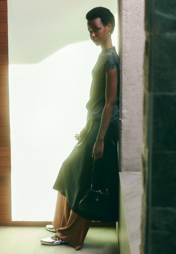 CELA - Basic T-shirt4