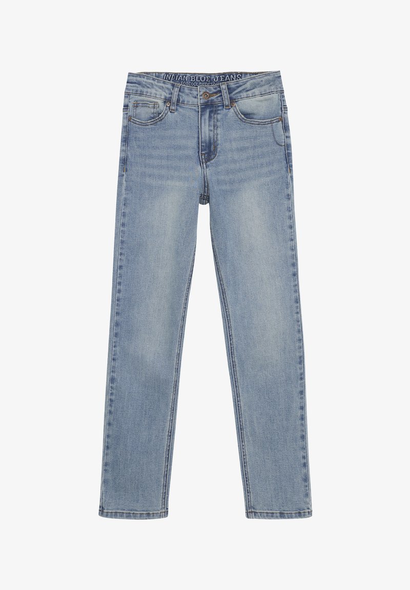 Jean en denim bleu clair avec une coupe droite, comportant cinq poches, des coutures contrastées et une étiquette de marque sur la taille.