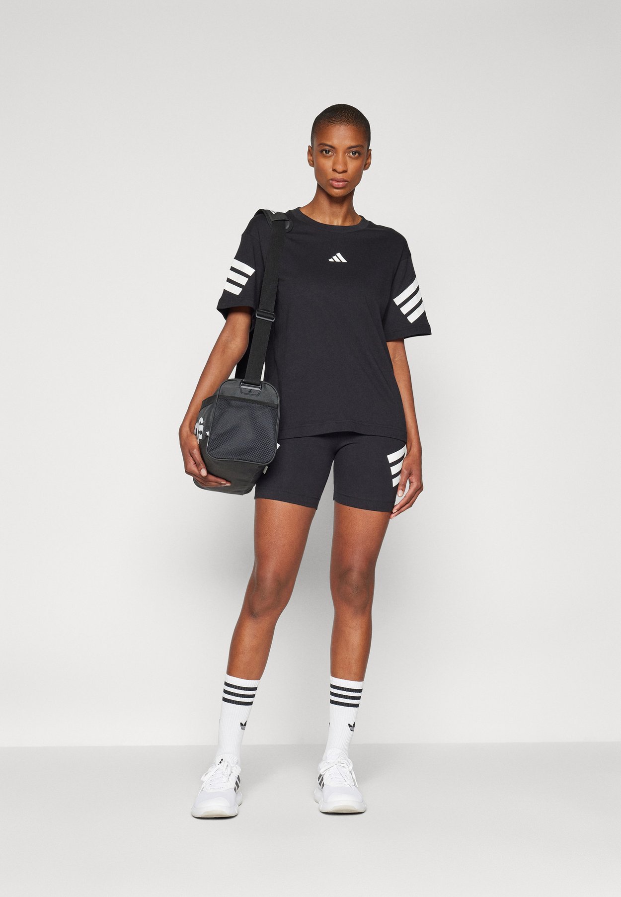 FUTURE ICONS THREE STRIPES