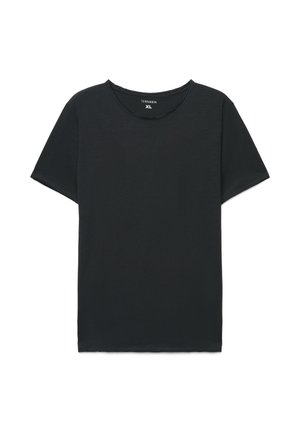 T-shirt nera a maniche corte in tessuto leggero con scollo rotondo e vestibilità comoda; etichetta con "Terranova" e taglia "XL".