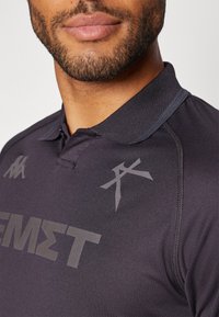Kappa Gara KOMBAT KALLITHEA - Futballmez - black