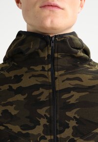 Urban Classics INTERLOCK CAMO ZIP  - Chaqueta de punto - wood