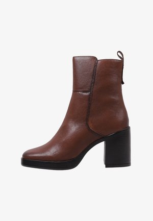 Sandra Fontán DIXON - Botines de tacón - camel