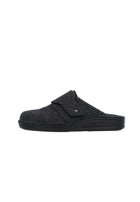 Zwarte vilten slipper met een afgeronde neus, verstelbare band en een gestructureerde zwarte rubberen zool. Heeft een eenvoudig, naadloos ontwerp.