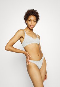 Hunkemöller OVIA HIGHLEG STRING - Tanga - grey