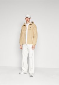 Tommy Jeans CHICAGO  - Vindjacka - tawny sand