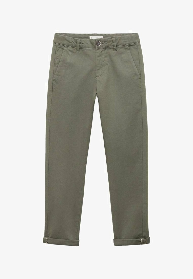 Zelené kalhoty olivové barvy vyrobené z hladké látky, s knoflíkovým zapínáním, poutky na pásek a ohrnutými manžetami. Obsahují dvě přední kapsy.