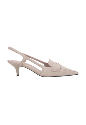 Beiger Wildleder Slingback-Kittenheel-Schuh mit spitzer Kappe und niedrigem Absatz, mit einem Riemen vorne und offenen Seiten.