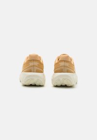 New Balance FRESH FOAM X 1080 V13 - Utcai futócipők - dolce