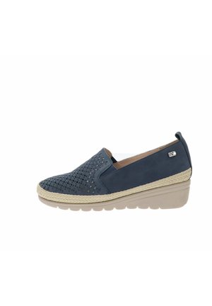 Scarpa zeppa blu navy senza lacci con tomaia traforata, bordo intrecciato beige e suola testurizzata beige chiaro.