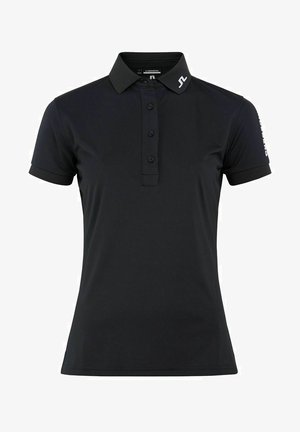 Zwarte polo gemaakt van gladde stof, met een kraag, een knoopsluiting met drie knopen en korte mouwen. Logo-accenten op de kraag en mouw.