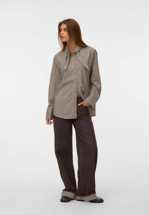 Vero Moda, SHIRT VMSYNNE SHIRT - Chemisier - oatmeal