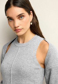 Next Top - grey