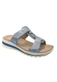 Blauwe sandalen met een gestructureerde bovenkant, twee verstelbare banden en een gevoerd beige voetbed. Dikke witte en blauwe zool biedt stabiliteit.