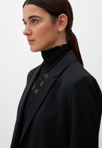 s.Oliver BLACK LABEL MIT REVERSKRAGEN - Żakiet