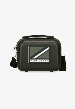 Bolso rectangular rígido negro con asa, correa de hombro desmontable y logo de Pepe Jeans en el frente.
