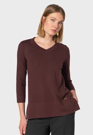 Stickad tröja - dark brown